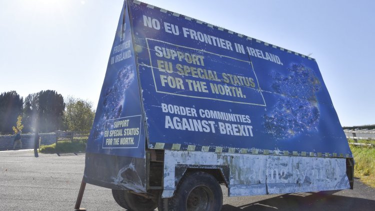 Top EU official says Northern Ireland hard border 'pretty obvious' under no-deal Brexit