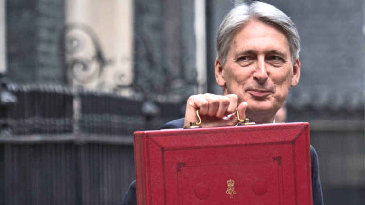 Budget 2018: Philip Hammond has 'backed himself into a corner' if Brexit hits UK economy, says IFS