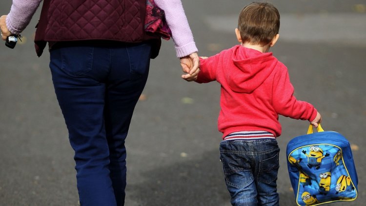 Universal Credit childcare payment rules stopping parents from getting into work, say MPs