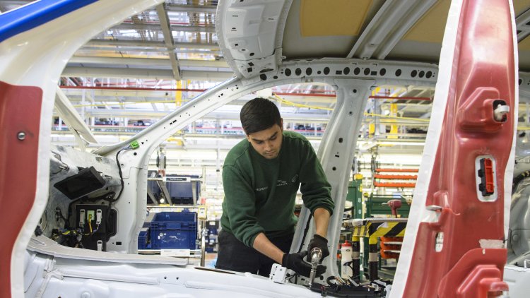 Tory leadership rivals accused of risking manufacturing jobs with no-deal Brexit 'lunacy'