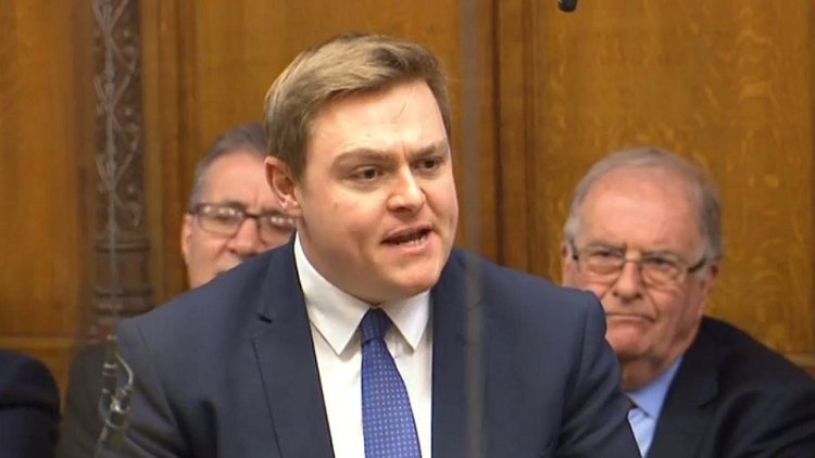 Word in Westminster: Kissing Bojo