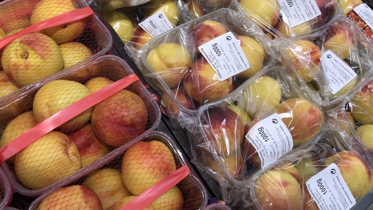 Retailers are starting to get the message that consumers want less plastic waste from food packaging