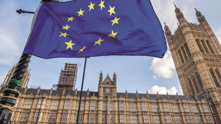 Fears of no-deal Brexit rise as Downing Street admits 'significant' differences remain over Ireland