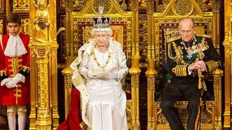 Labour says government in 'chaos' as Damian Green confirms Queen's Speech could be delayed
