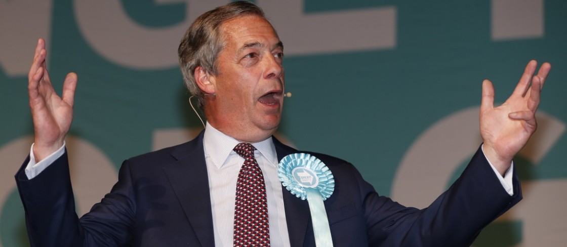 Nigel Farage offers Boris Johnson 'non-aggression pact' with promise to deliver him 100-seat majority