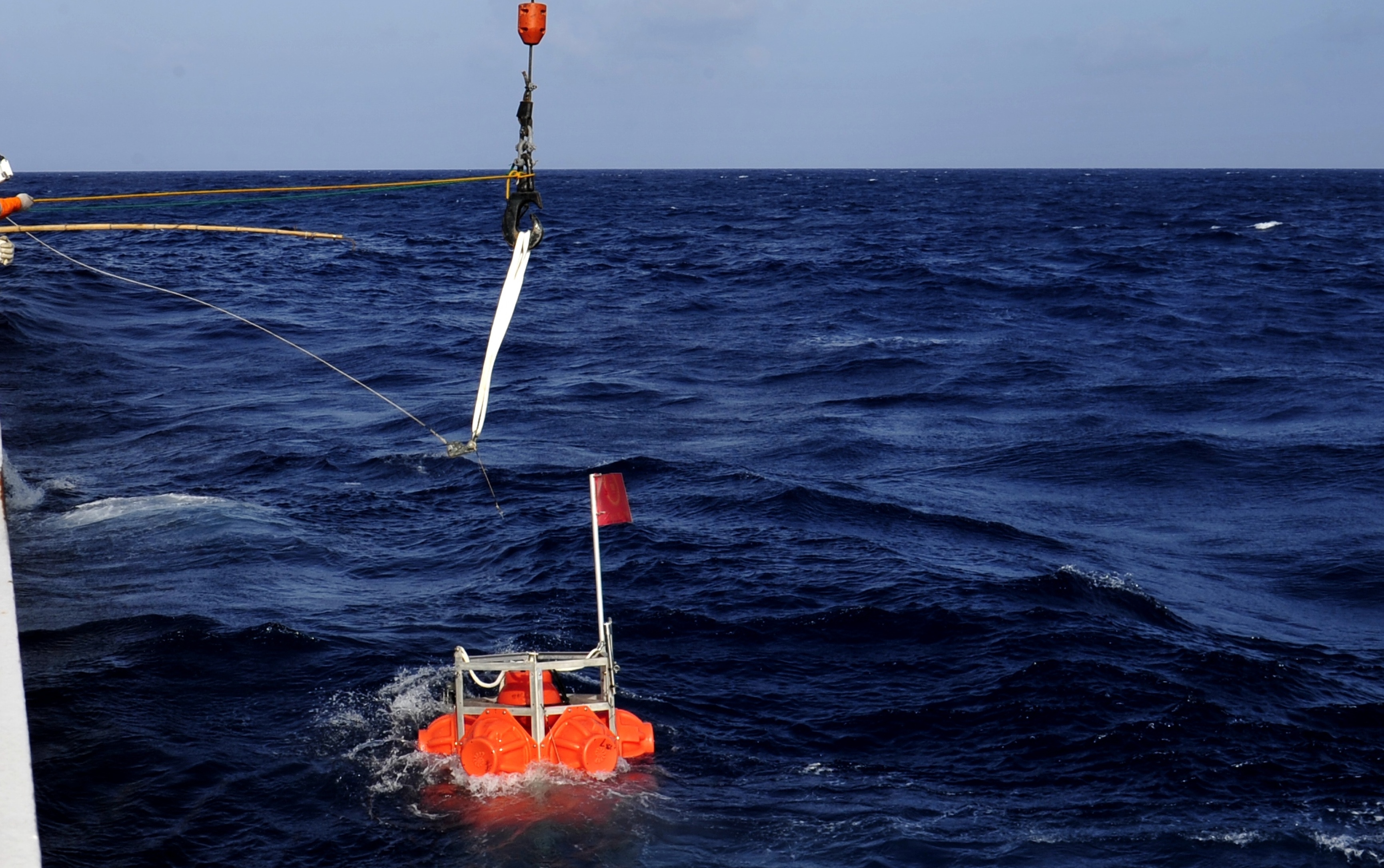 a submersible capable of diving up to 11,000 meters in the sea, a submersible capable of diving up to 11,000 meters in the sea,