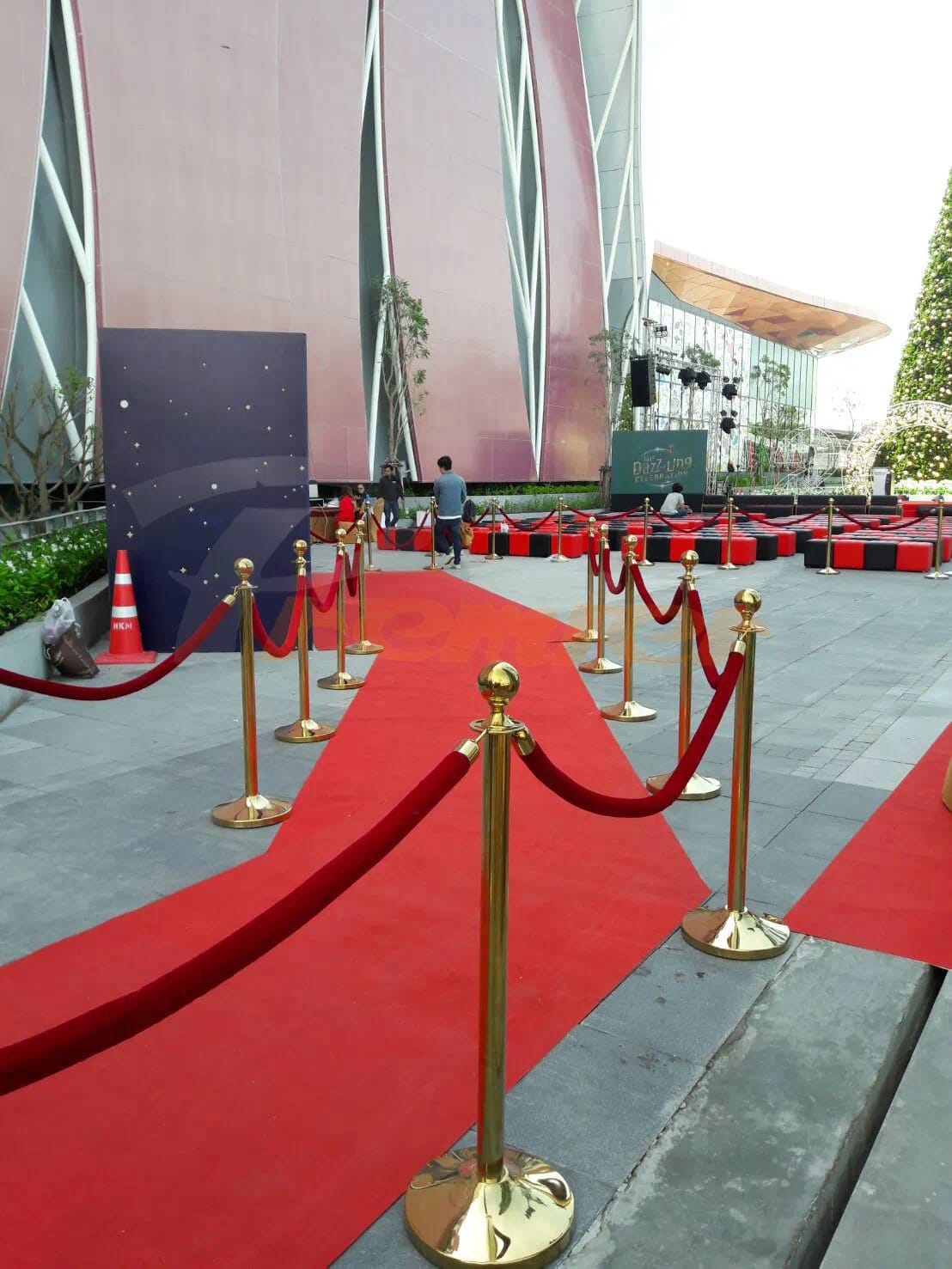 ผลงานติดตั้ง เสาสาย สีทอง