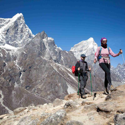 Katmandou - Lukla (2850 m) - Phakding (2600 m)