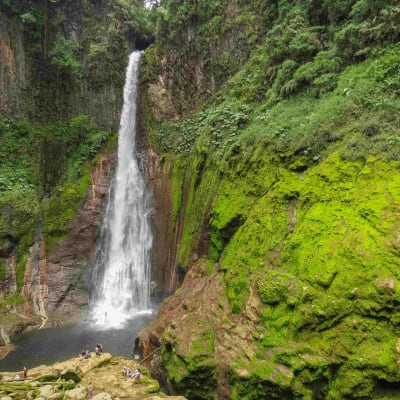 Alajuela - Bajos del Toro (1h30)