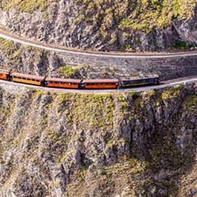 Panoramas du train « de la Libertad » et halte à San Antonia de Ibarra