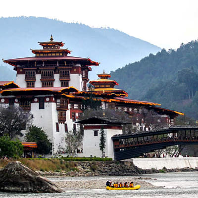 Thimphu-Punakha (Distance : 71 km, temps de trajet estimé : 2 h30)