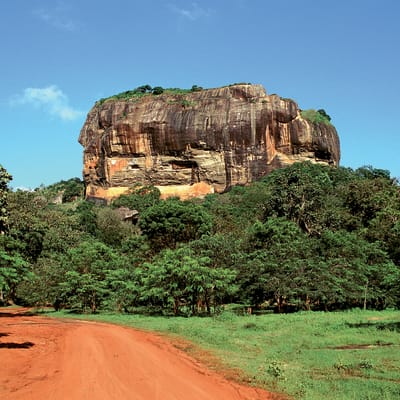 DAMBULLA - MATALE - KANDY (90Kms - 03h00)