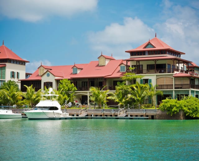 Trois îles de luxe, 8 jours-7 nuits