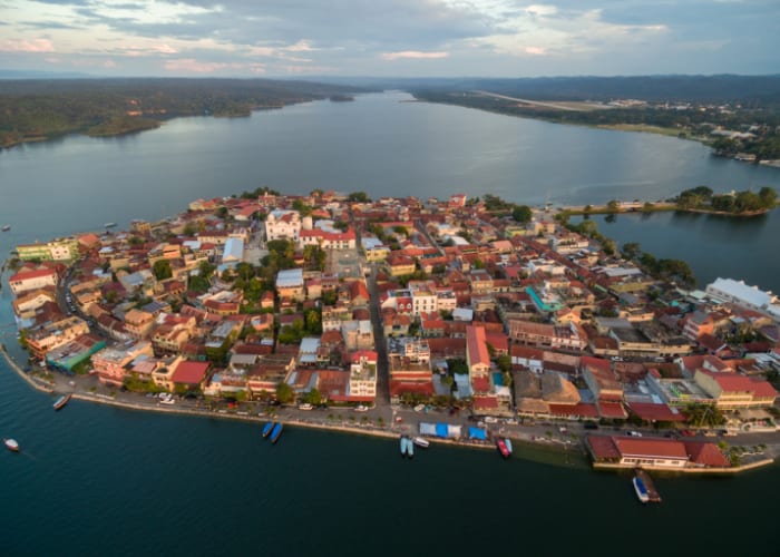 GUATEMALA - FLORES - YAXHA - FLORES