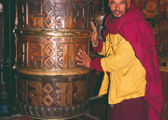 Lamjura (3 530 m) - Junbesi (2 700 m) - Thupten Chöling Gompa (2 950 m)