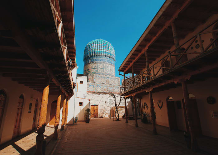LA MONTAGNE DE NURATA - SAMARKAND 280 km