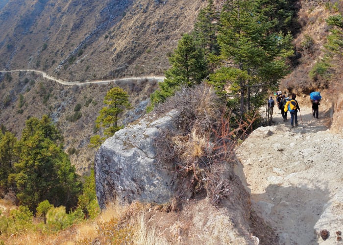 Katmandou à Manthali à Lukla (par avion) puis trek pour Phakding (3 heures)