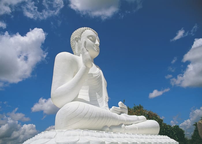Ascension de la colline de Mahinda à Mihintale et départ pour la côte sauvage