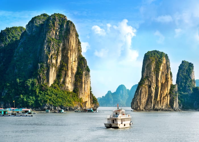 Baie de Lan Ha - Ile de Cat Ba - Hanoi - vol pour Hué
