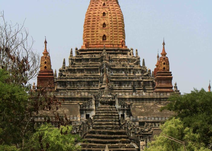 Bagan, les temples en scooter