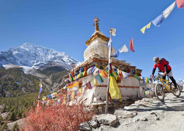 Thulo Syabru (2 250 m) - Shin Gompa (3 300 m)