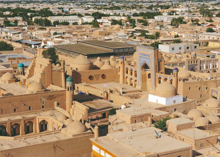 Boukhara - Khiva (440km, 8-9h).