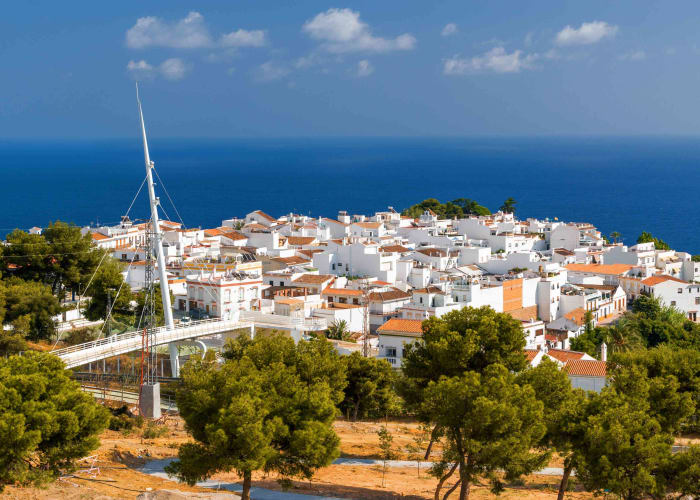 Costa Tropical, Nerja (100 km)