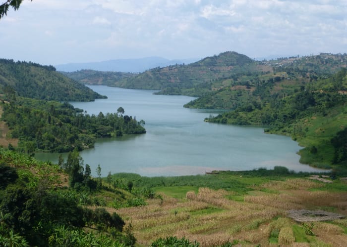 Trail Congo Nil et bateau sur le lac Kivu