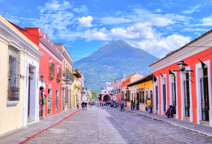 ARRIVÉE AU GUATEMALA - TRANSFERT ANTIGUA