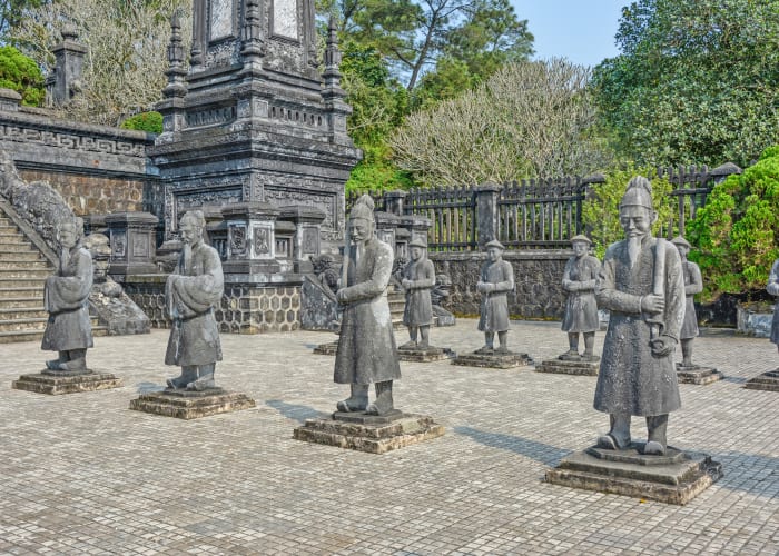 Hue- Tombeau royal- Cité Impériale- Cours de cerf-volant