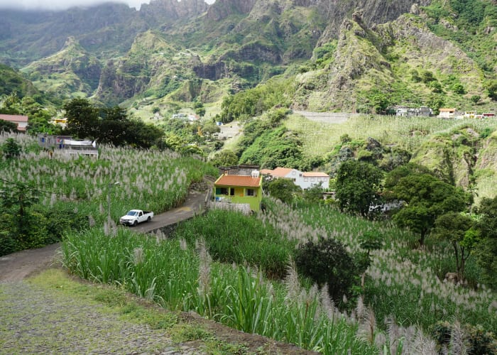 Randonnée à travers les villages de Lombo Branco