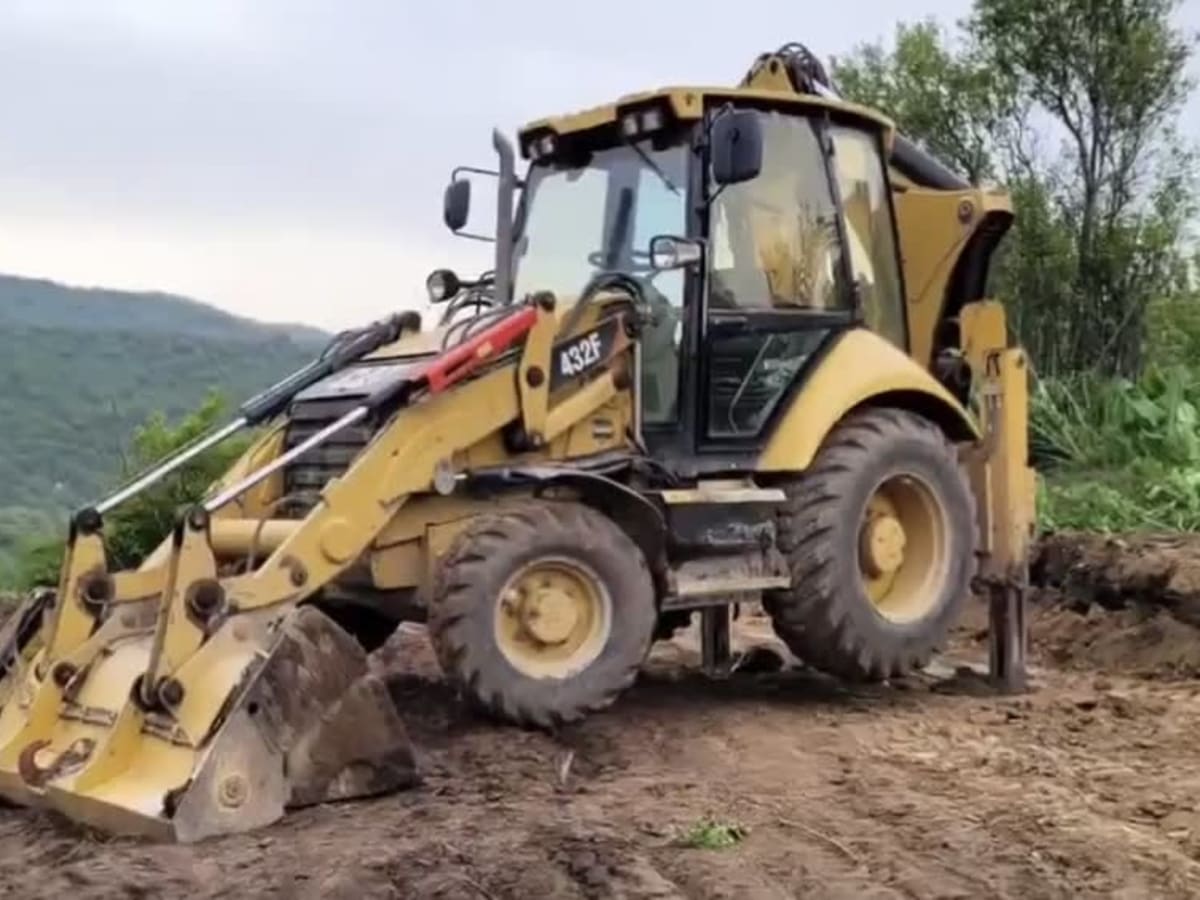 Экскаватор-погрузчик(3в1) Caterpillar 432F 1