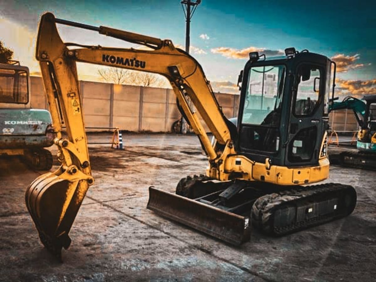 Мини-экскаватор Komatsu PC40