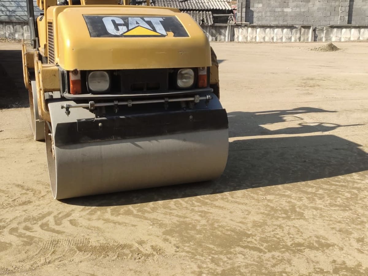 Каток 3 т Caterpillar