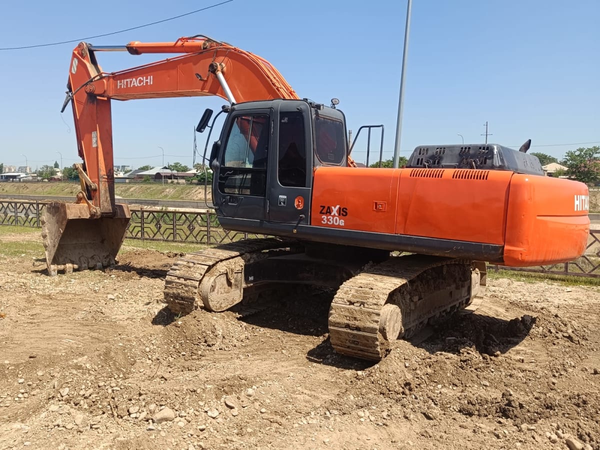 Экскаватор гусеничный Hitachi zx330