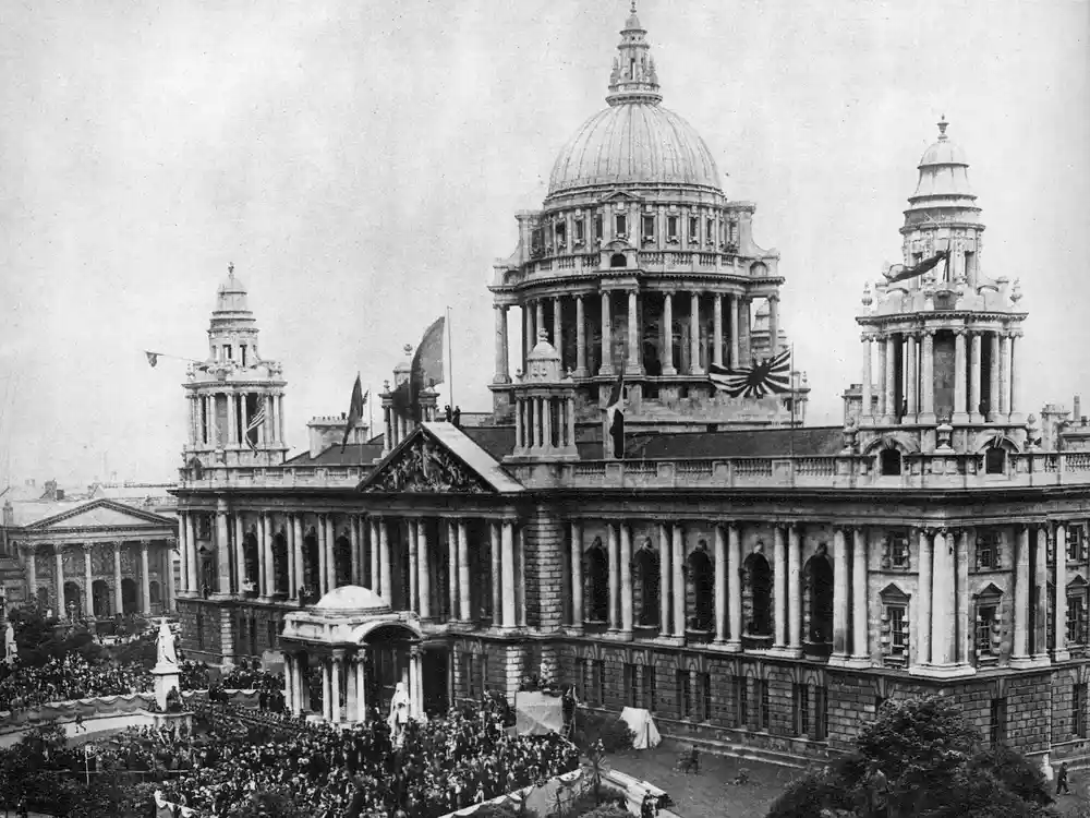 belfast city hall 10 years ago history through time taxi tour NI