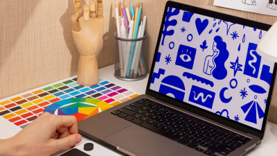 🎨 Tendencias de Diseño para Redes Sociales 2025: Minimalismo audaz, maximalismo y uso de IA
