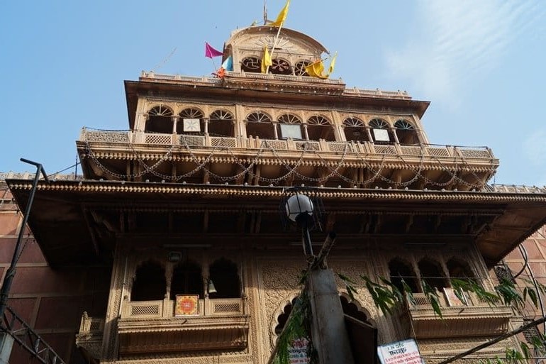 
https://res.cloudinary.com/doetbfahk/image/upload/v1711998483/vedaz_temples/gopeshwar_mahadev_1_ycsdrt.jpg