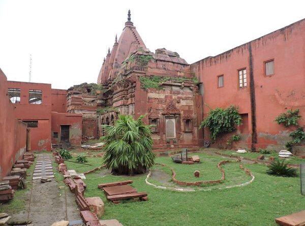 
https://res.cloudinary.com/doetbfahk/image/upload/v1711999890/vedaz_temples/gopinath-temple_2_fkffne.jpg