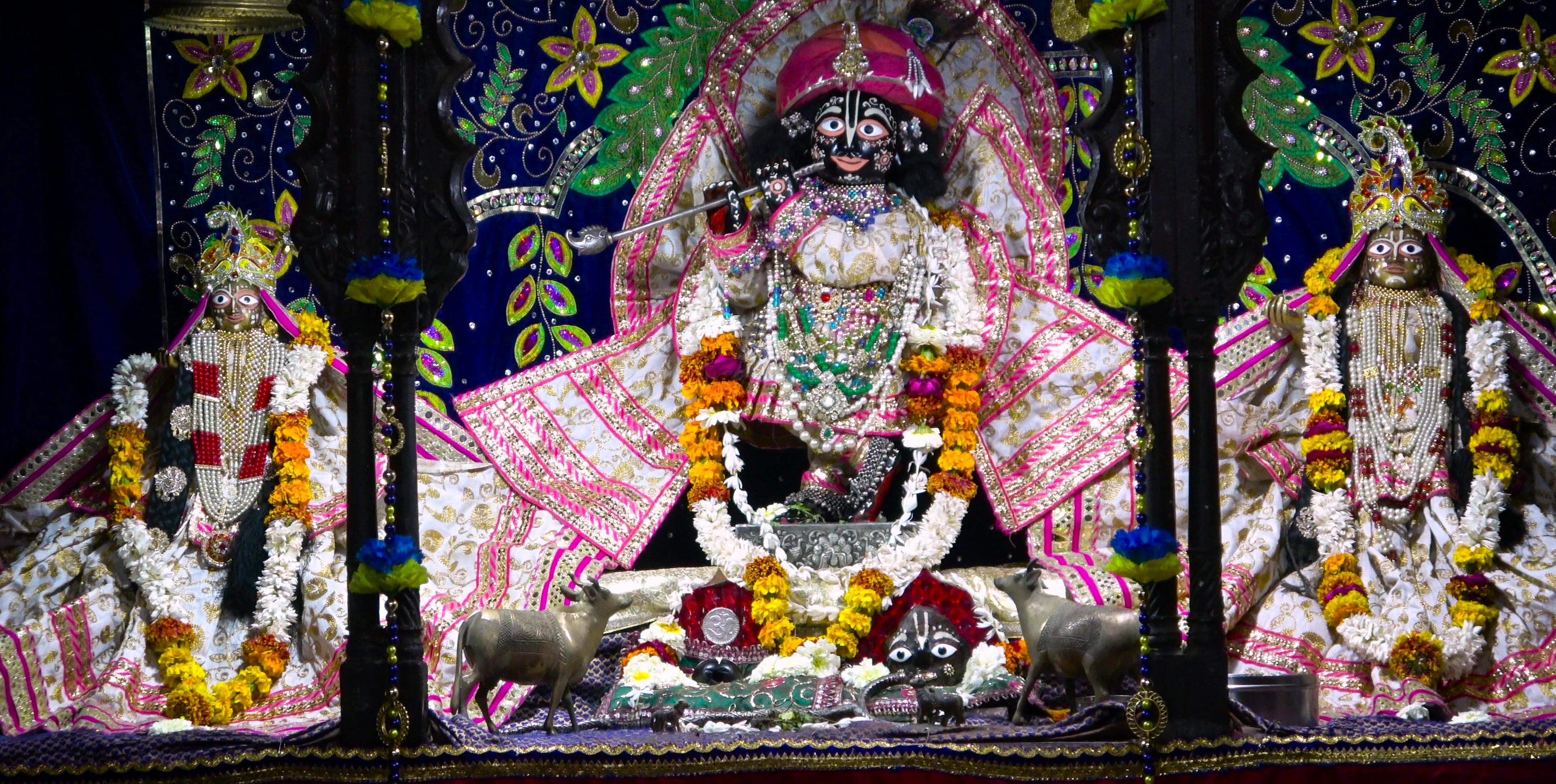 https://res.cloudinary.com/doetbfahk/image/upload/v1711999895/vedaz_temples/gopinath-temple_3_vkbo7c.jpg