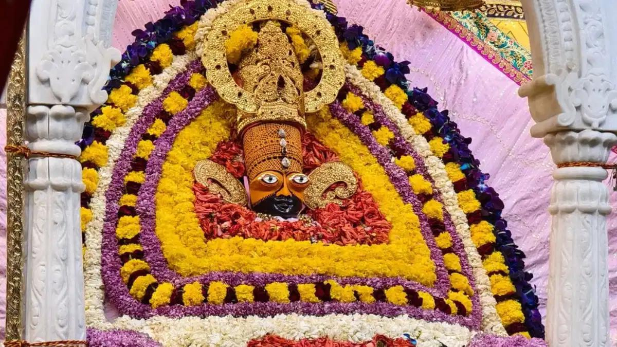 https://res.cloudinary.com/doetbfahk/image/upload/v1713452819/vedaz_templeBlogs/Temple%20Blogs%20images/khatu%20shyam/Untitled_design_2_yvunpg.png