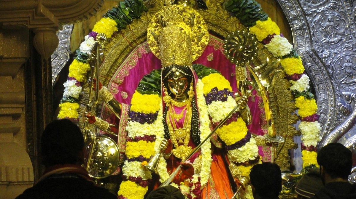 https://res.cloudinary.com/doetbfahk/image/upload/v1713458732/vedaz_templeBlogs/Temple%20Blogs%20images/Chhatarpur%20Mandir/chhatarpur-temple_2_wfbzky.jpg