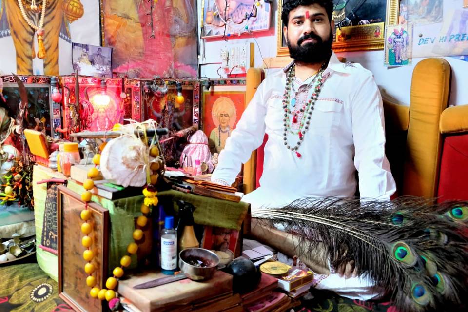 Acharya Devkarna