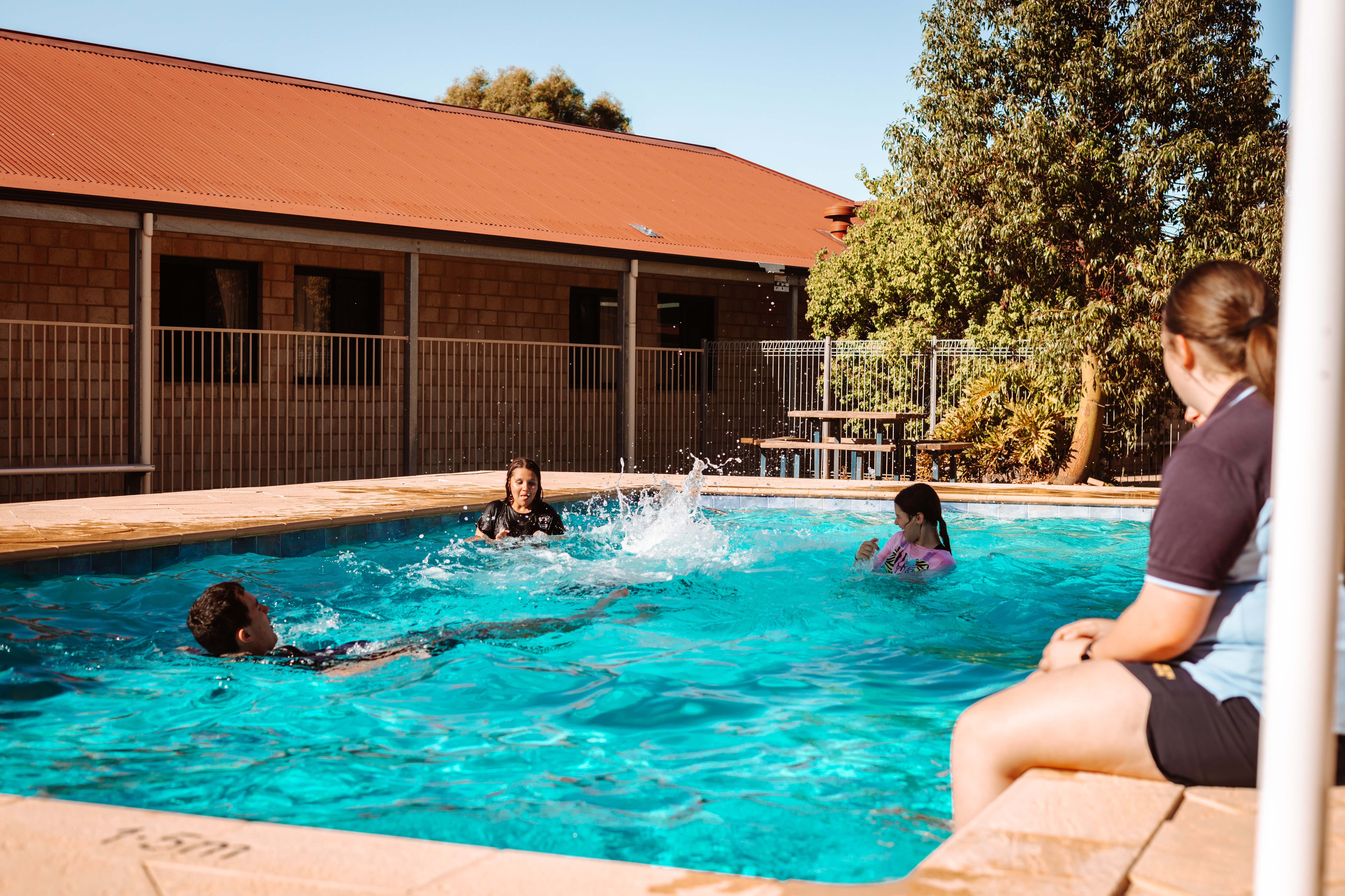 pic of Merredin residential college swimming pool