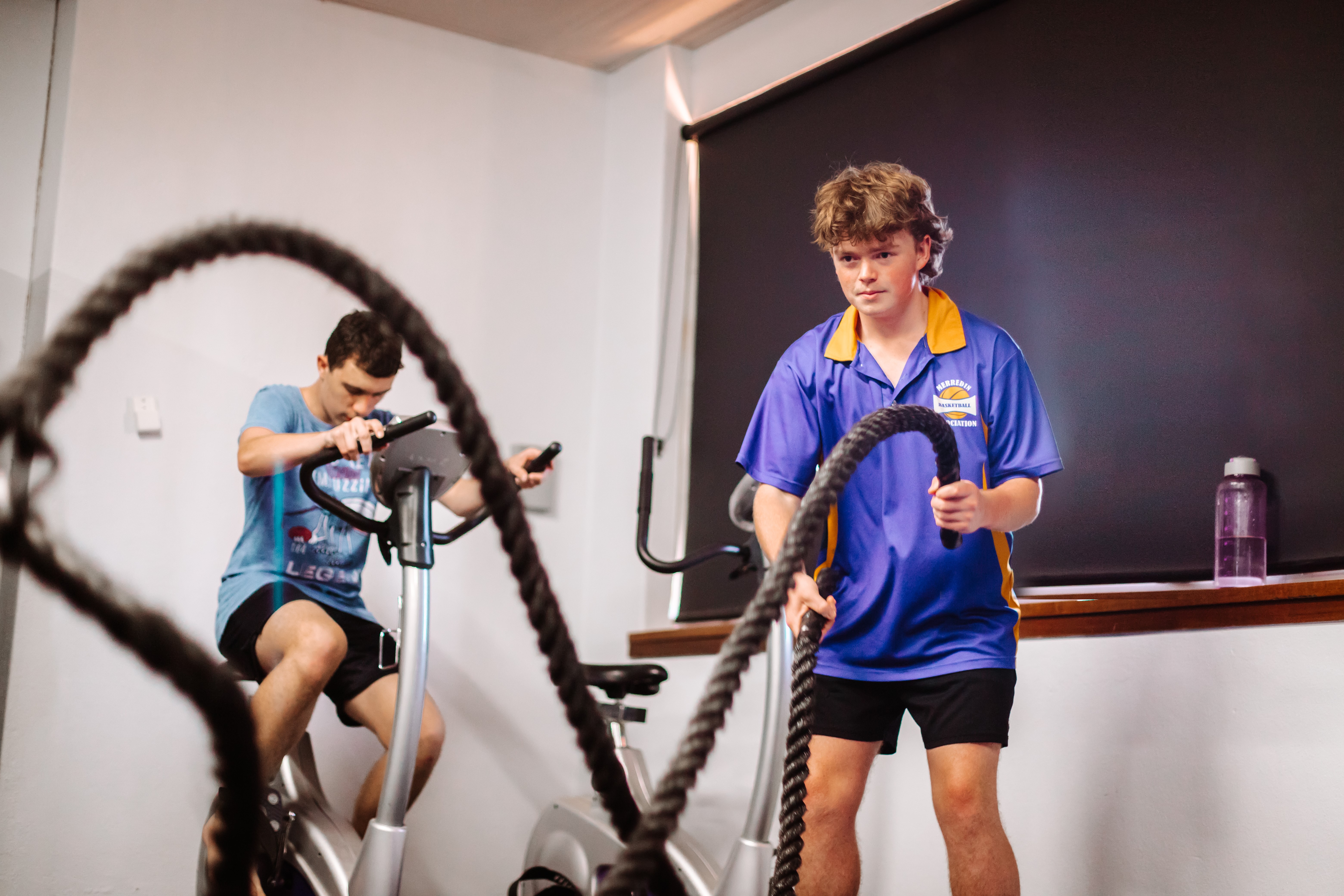 pic of Merredin residential college boarders using the gym