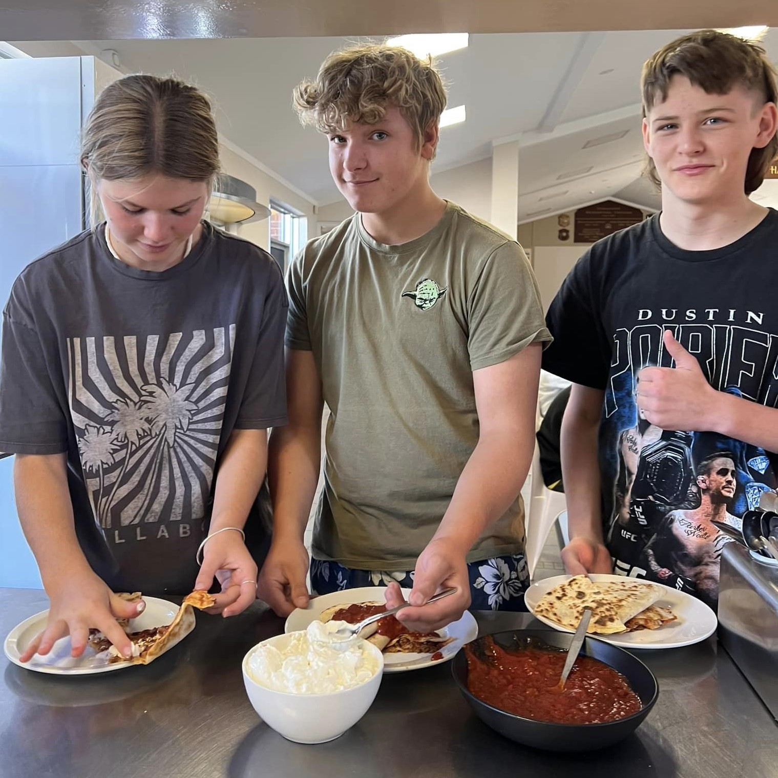 Geraldton Residential College boarders making warps for lunch