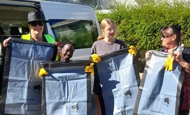 Northam Residential College boarders and supervisors on Clean up Australia Day