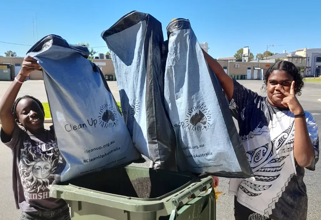 Northam Residential College boarders on Clean Up Australia Day