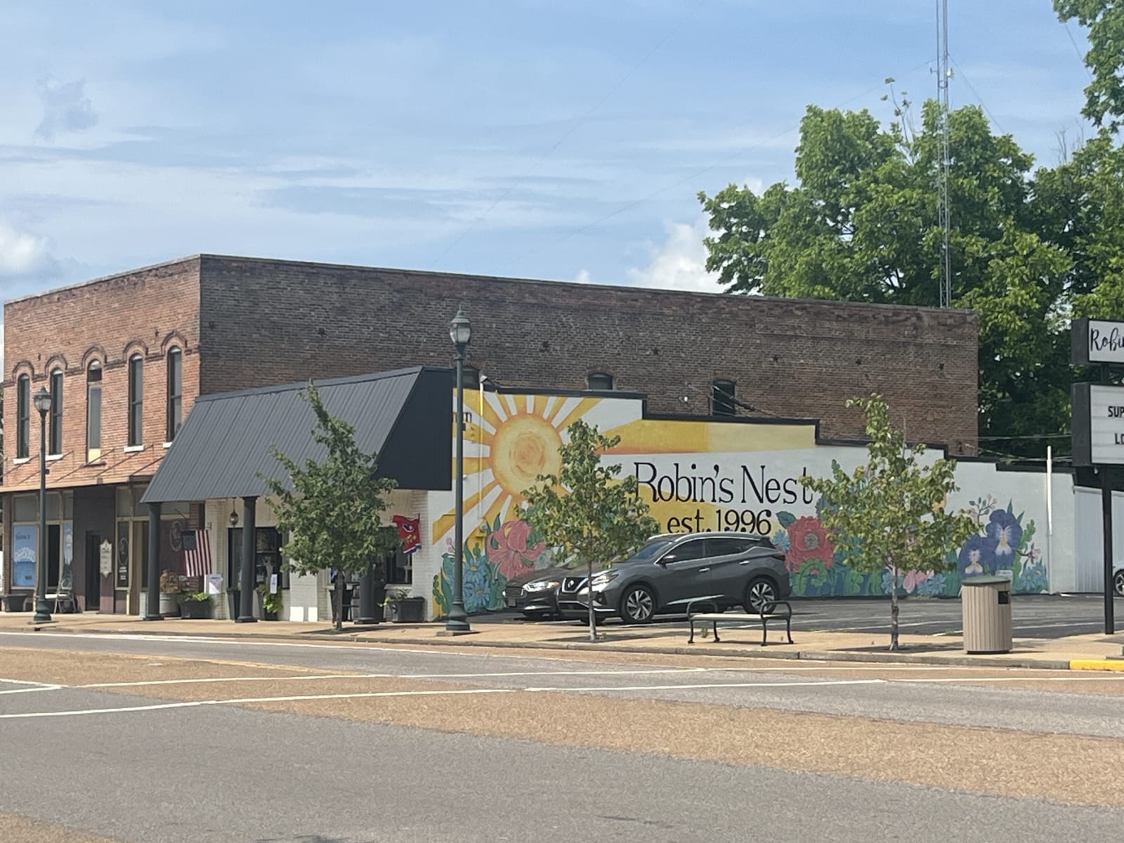 Downtown Parsons - 20 mins from property