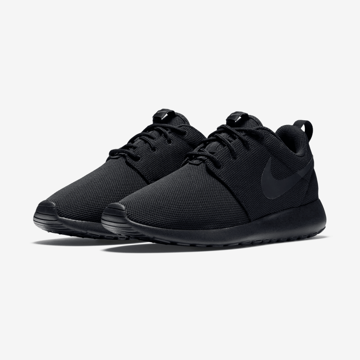 roshe one triple black